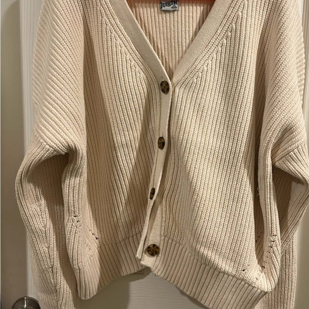 Duluth Trading Co Cream Ribbed V‑Neck Button Cardigan